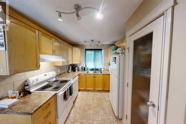 B, 9334 Lakeland Drive, Grande Prairie, AB T8X1N5 Photo 5