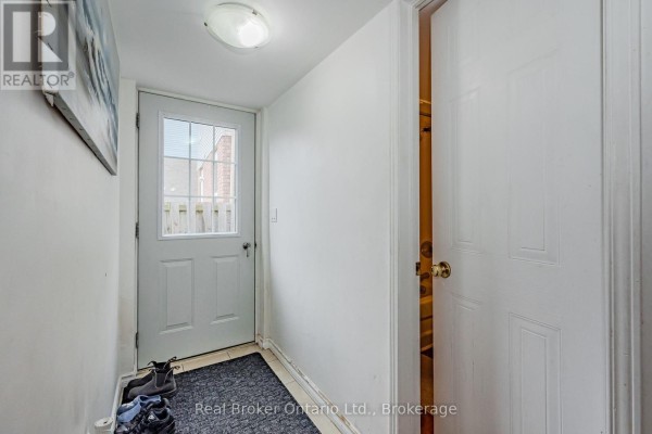 Kitchen - B - 14 Southcreek Trail, Guelph, ON N1G4Y8 Photo 4