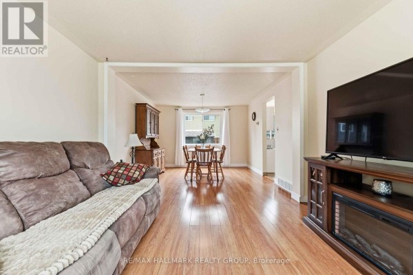 Primary Bedroom - B - 1506 Beaverpond Drive, Ottawa, ON K1B3R9 Photo 4