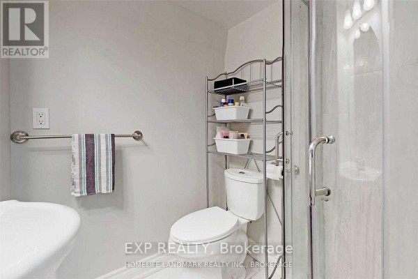 Family room - B - 172 District Avenue, Vaughan, ON L6A0Y3 Photo 5