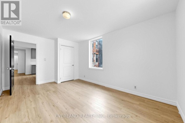 B - 20 King Street E, Oshawa, ON L1G4Y5 Photo 4