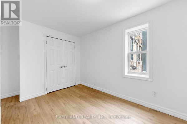 B - 20 King Street E, Oshawa, ON L1G4Y5 Photo 5