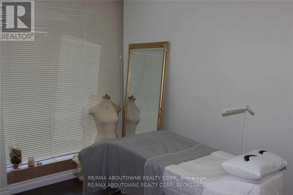 B - 207 Cross Avenue, Oakville, ON L6J2W9 Photo 4