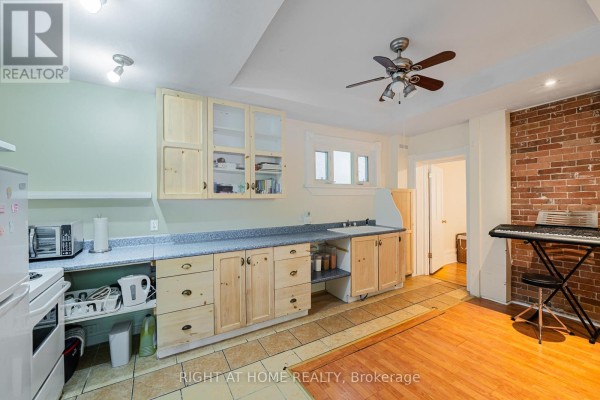 B - 220 Lyon Street N, Ottawa, ON, photo 3