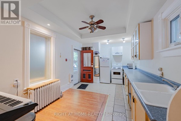 B - 220 Lyon Street N, Ottawa, ON K1R5V7 Photo 5