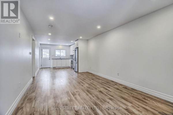 Living room - B - 27 Jacksons Point Avenue, Georgina, ON L0E1L0 Photo 4