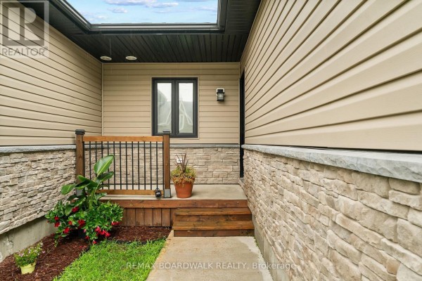 B - 32 David Street, Edwardsburgh/cardinal, ON, photo 2