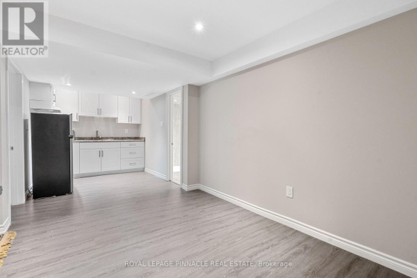B - 3265 Topeka Drive, Mississauga, ON L5M7V1 Photo 5