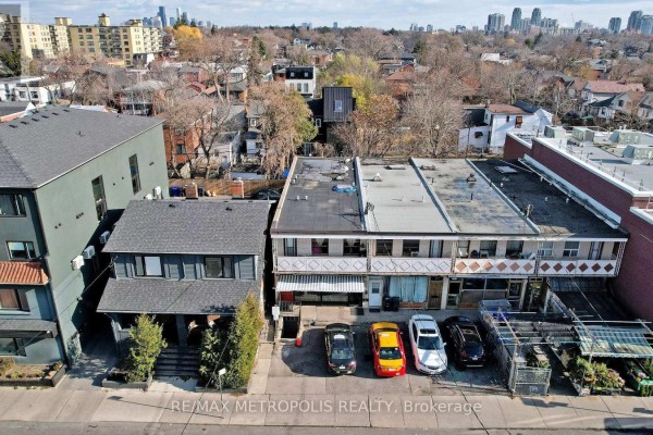 B - 349 Oakwood Avenue, Toronto, ON M6E2W1 Photo 2