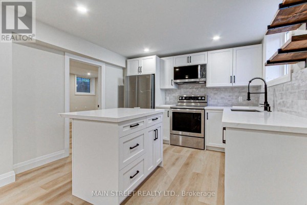 B - 4 Carrington Place, Bradford West Gwillimbury, ON L3Z2V3 Photo 5