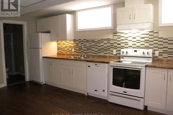 B - 42 Westminster Circle, Barrie, ON, photo 2