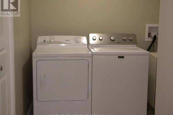 B - 42 Westminster Circle, Barrie, ON, photo 3