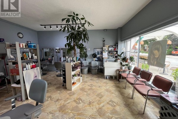 B - 465 Manor Road E, Toronto, ON M4S1T3 Photo 3