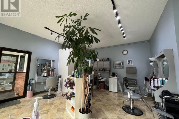 B - 465 Manor Road E, Toronto, ON M4S1T3 Photo 5