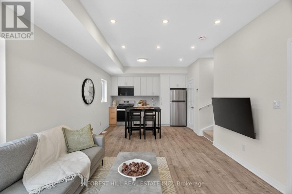 B - 49 William Cragg Drive, Toronto, ON M3M1T8 Photo 5