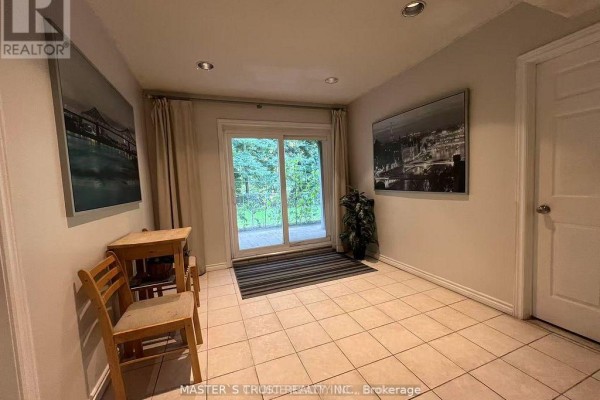#b - 54 Cliffwood Road, Toronto, ON M2H3J7 Photo 4