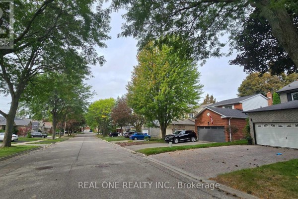 Kitchen - B - 58 Closs Square, Aurora, ON L4G5H6 Photo 2