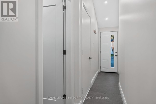 B - 775 Kingfisher Crescent, Ottawa, ON K1E2L5 Photo 5