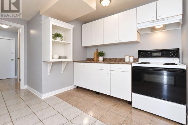 Living room - B - 81 Craig Henry Drive, Ottawa, ON K2G3S8 Photo 3