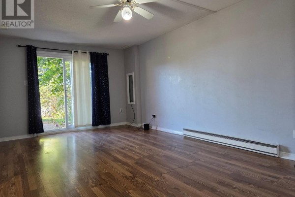 B - 81 Craig Henry Drive, Ottawa, ON K2G3S8 Photo 5