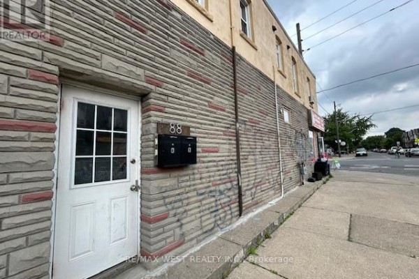B - 88 Uxbridge Avenue, Toronto