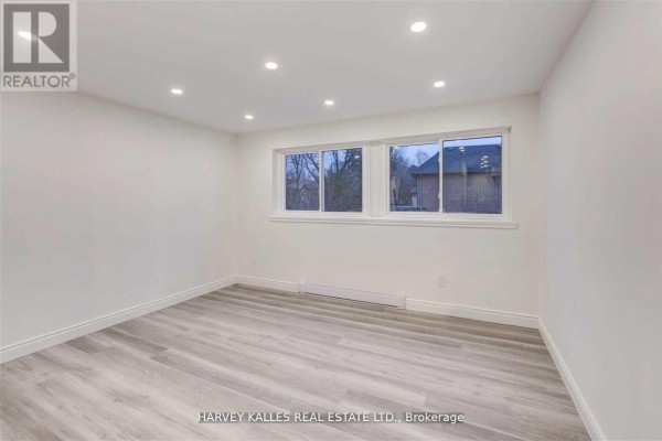 B - 901 Millwood Road, Toronto, ON M4G1X2 Photo 4