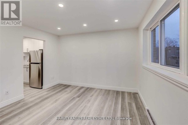B - 901 Millwood Road, Toronto, ON M4G1X2 Photo 5