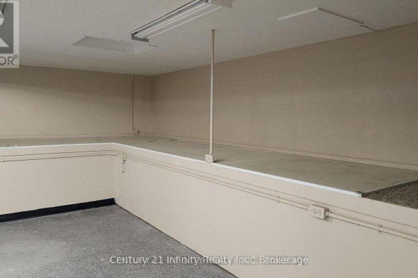 B - 907 Simcoe Street N, Oshawa, ON L1G4W1 Photo 4