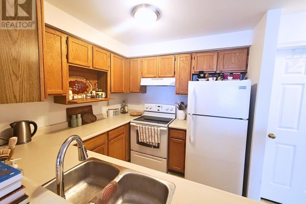 Kitchen - B 104 - 182 D'arcy Street, Cobourg, ON K9A5H9 Photo 3