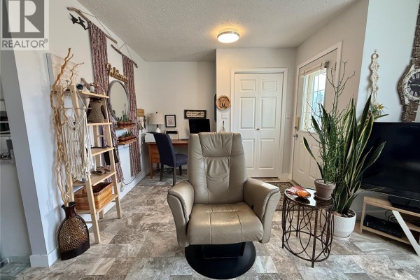 Dining room - B 112 21st Street, Battleford, SK S0M0E0 Photo 3
