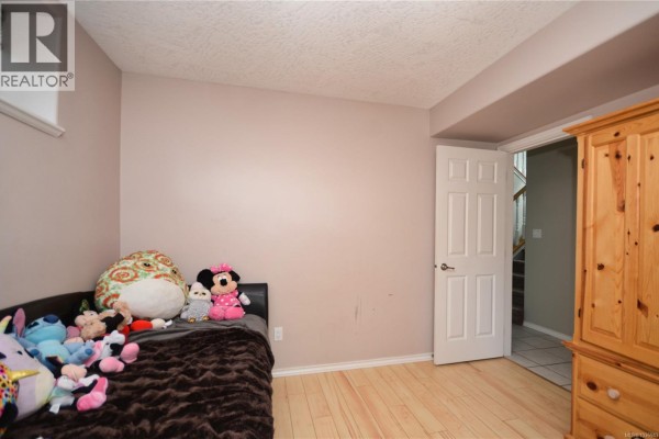 Bathroom - B 1143 Greenwood Ave, Esquimalt, BC V9A5K7 Photo 5