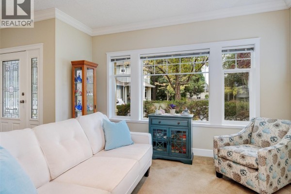 Family room - B 1704 Feltham Rd, Saanich, BC V8N2A3 Photo 4