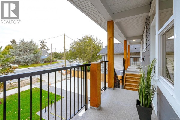 Balcony - B 2235 Shelbourne St, Victoria, BC V8R4L2 Photo 4