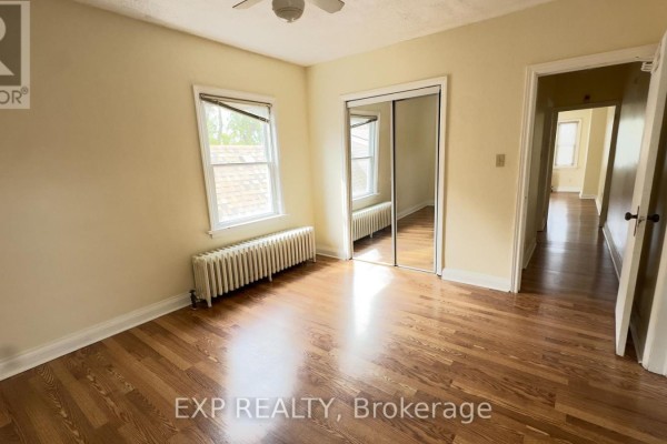 Bathroom - B 2nd Floor - 2 South Drive S, St  Catharines, ON L2R4T8 Photo 2