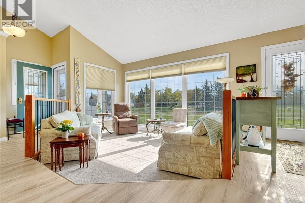 Dining room - B 558 8th Avenue Ne, Swift Current, SK S9H2R1 Photo 3