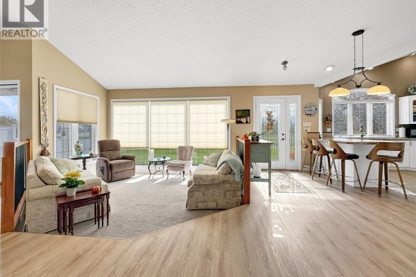 Foyer - B 558 8th Avenue Ne, Swift Current, SK S9H2R1 Photo 4