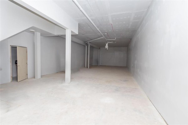 B 934 Rosser Avenue, Brandon, MB, photo 3