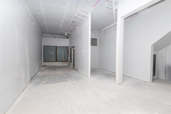 B 934 Rosser Avenue, Brandon, MB R7A0L4 Photo 5