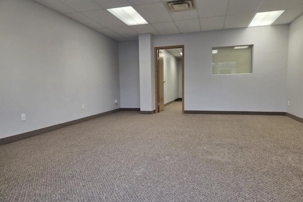 B 98 Brandt Street, Steinbach, MB R5G0V6 Photo 2