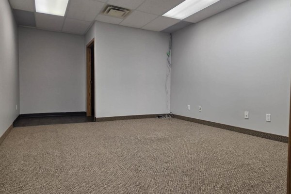 B 98 Brandt Street, Steinbach, MB R5G0V6 Photo 3
