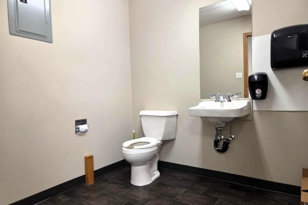 B 98 Brandt Street, Steinbach, MB R5G0V6 Photo 4
