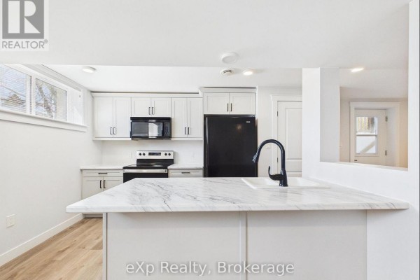 B Lower - 966 Charles Street, Kincardine, ON N2Z2C3 Photo 4