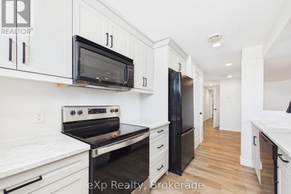 B Lower - 966 Charles Street, Kincardine, ON N2Z2C3 Photo 5