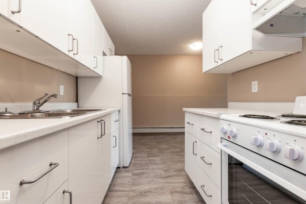 Storage - #b01 10620 104 St Nw, Edmonton, AB T5H2W2 Photo 5