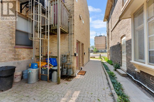 B02 - 580 Waterloo Street, London East, ON N6B2P9 Photo 3