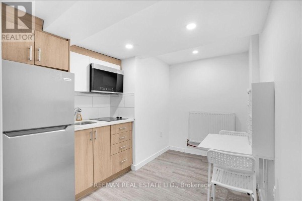 B03 - 15 Thorburn Avenue, Toronto, ON M6K1C4 Photo 3