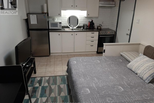 B1 - 34 Penhurst Avenue, Toronto, ON M8Y3A9 Photo 2