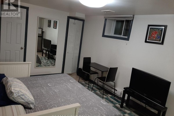 B1 - 34 Penhurst Avenue, Toronto, ON M8Y3A9 Photo 5