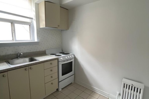B1 - 50 Neptune Drive, Toronto, ON M6A1X1 Photo 5