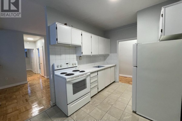 B12 - 33 Flamborough Drive, Toronto, ON M6M2R5 Photo 2